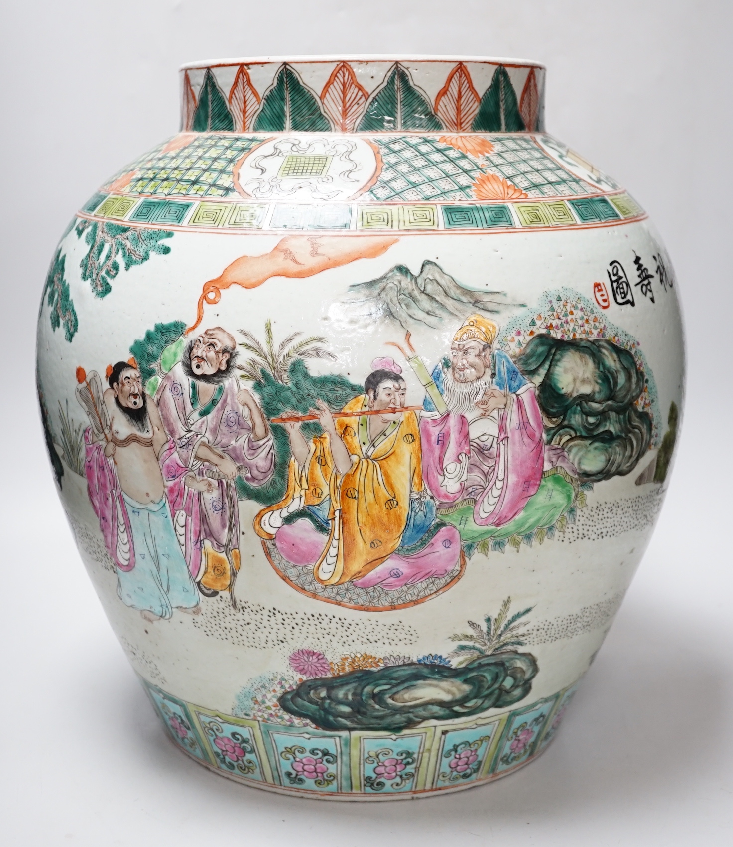 A large Chinese famille rose vase, 38cm high